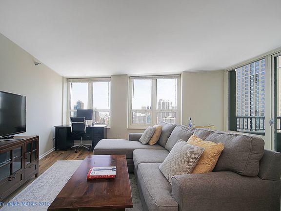 3rd image of 345 N La Salle Dr #2602