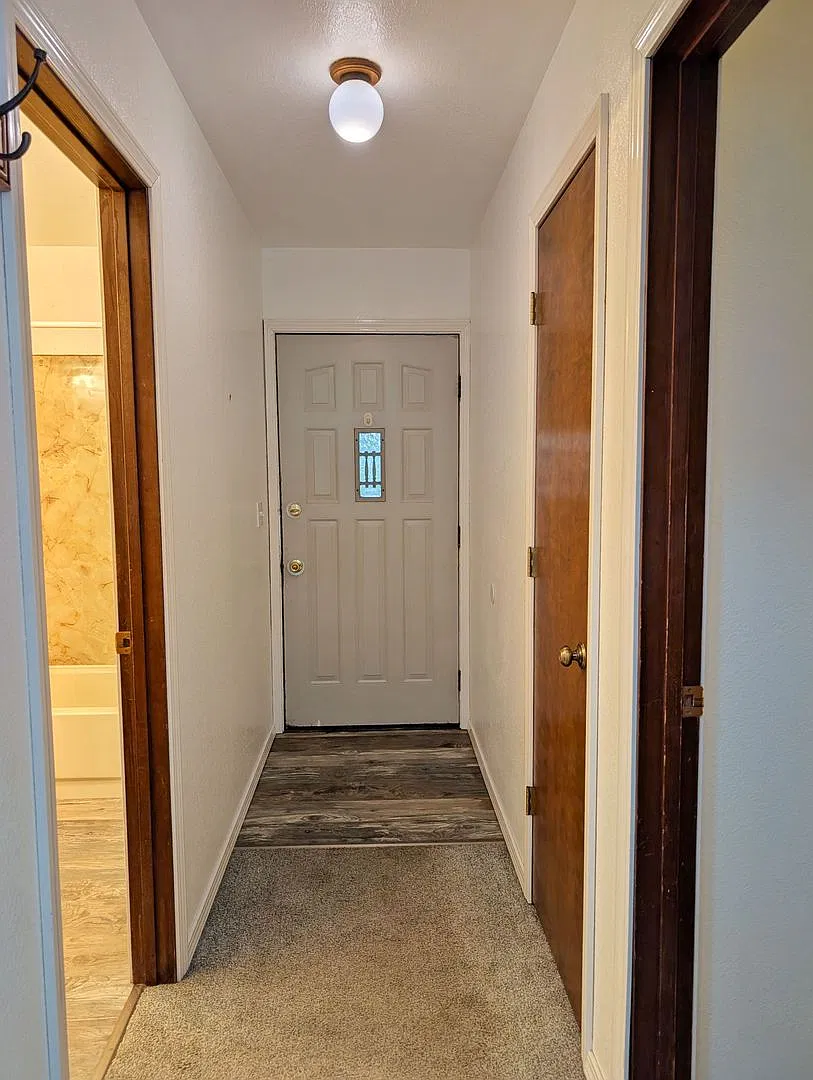 Townhome style, 4-Plex, 2BD/1.5BA, Auke Bay, Sm Garage+Storage, Term Lease — Photo 3