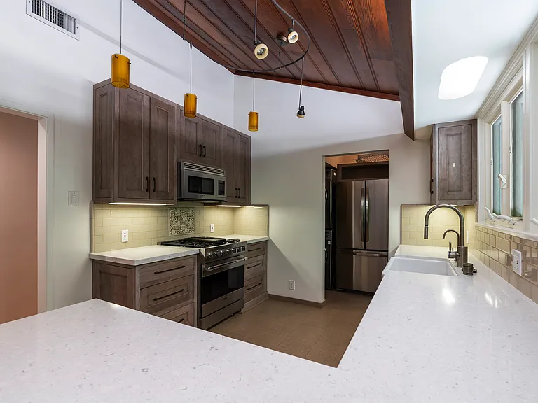 229 Glenullen Dr — Photo 13
