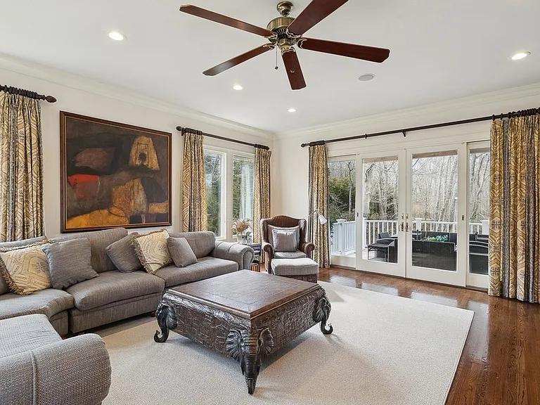 2296 Deerfield Rd — Photo 7