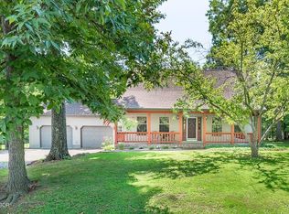 2000 Gingham Ct, Marion, IL 62959