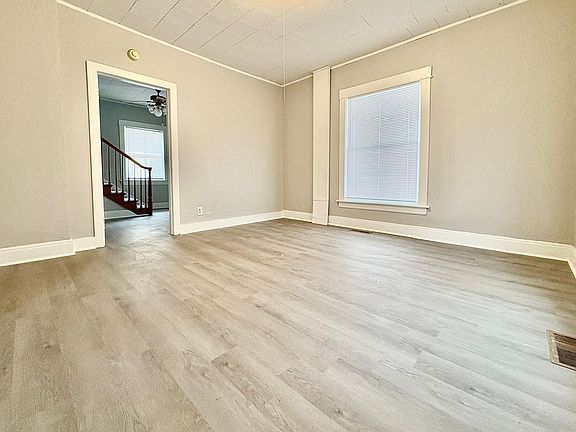 5th image of 504 E Dubail Ave