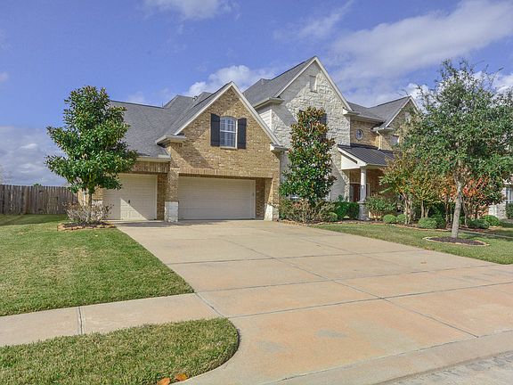 3rd image of 1704 Garden Ivy Ln