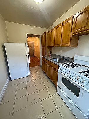 4th image of 915 84th St #1E