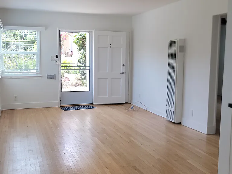 921 15th St #5A — Photo 6