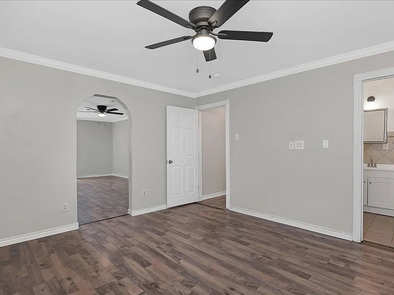 2202 Brook Ave — Photo 13