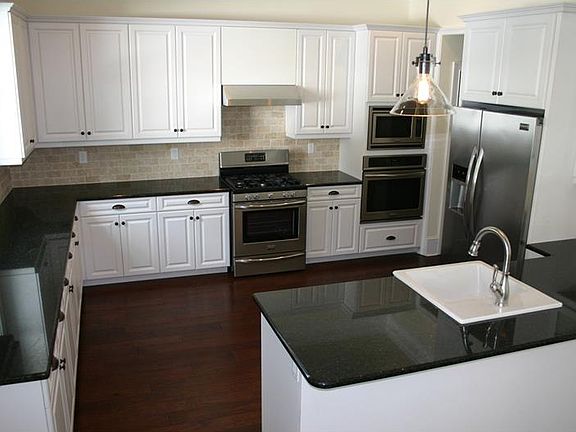 3rd image of 4015 W Cleveland St