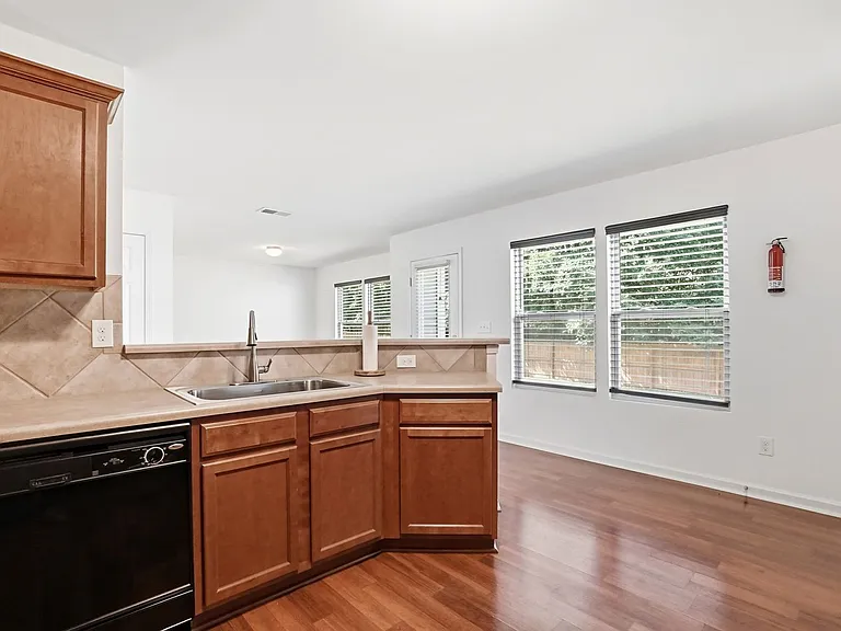 1906 Treefrog Ct — Photo 14