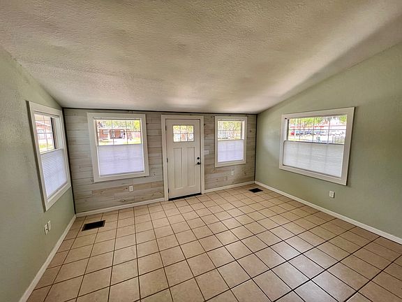 3rd image of 414 N Joanna Ave