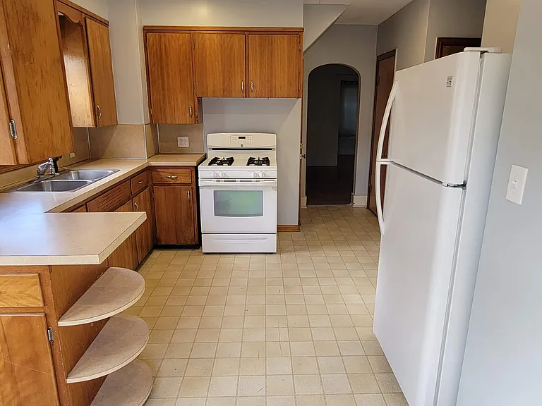1166 Hall St SE #1 — Photo 3