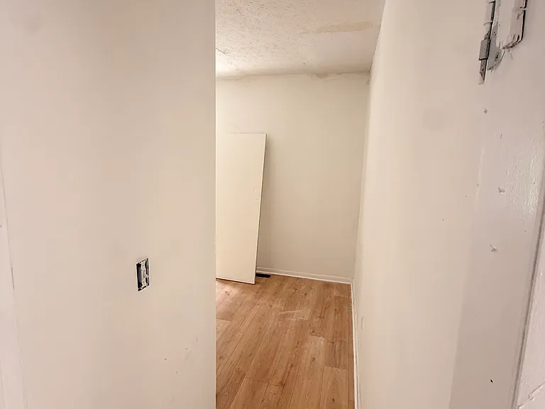 1704 Middle Ave — Photo 2
