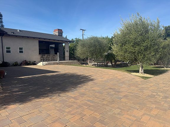 4th image of 1353 Windsor Dr