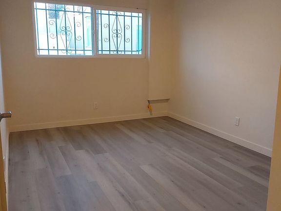 4th image of 1420 Pacific Ave APT 4