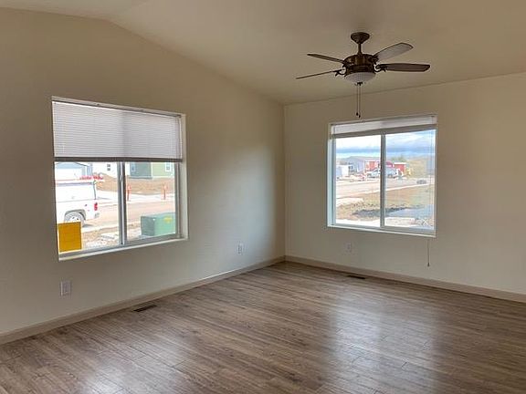 3rd image of 270 Landmark Ct