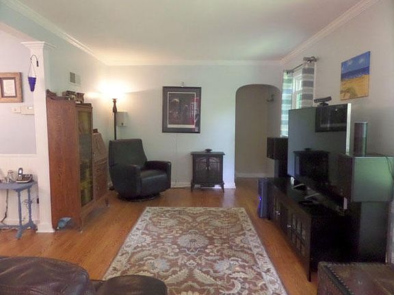 4th image of 17905 W Oak Dr