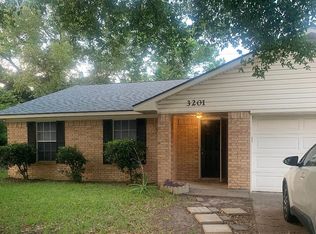 3201 Red Robin Loop, Bryan, TX 77802