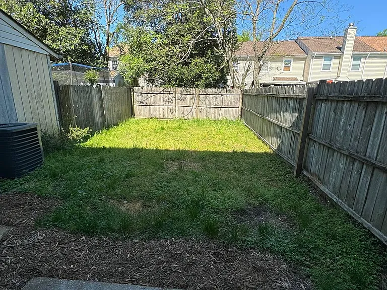 617 Fox Creek Ct — Photo 10