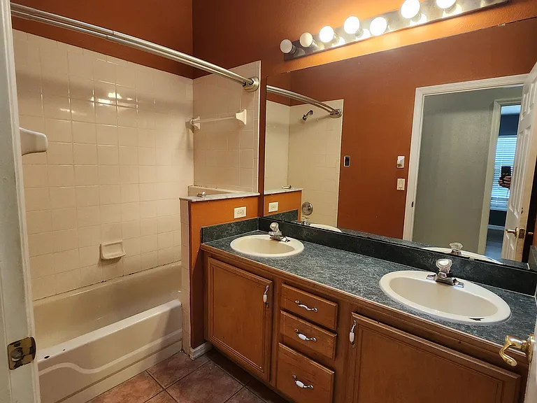 11005 Crystal Glen Blvd — Photo 19