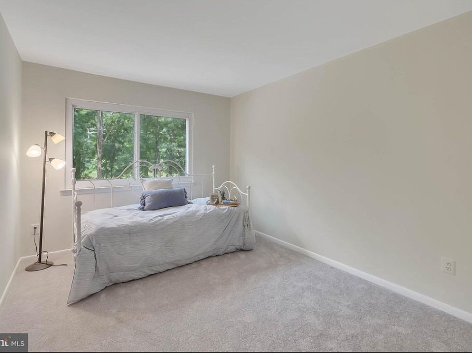 2nd image of 7900 San Leandro Pl