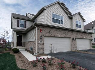 56 Oak Creek Ct, North Aurora, IL 60542