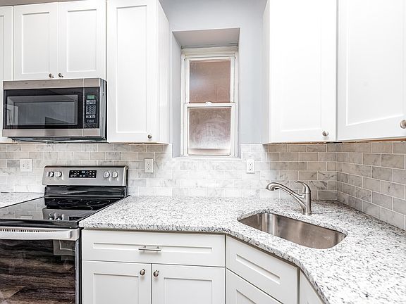 5th image of 4203 Juniata St #2