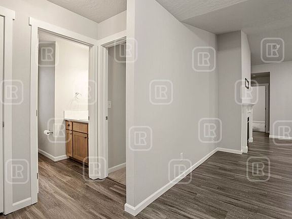 5th image of 17020 E Knox Ln