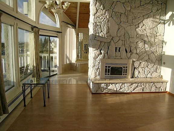 5th image of 382 Crystal Ct