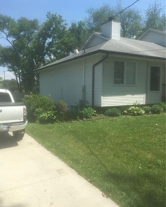 2117 E 25th St, Des Moines, IA 50317 Zillow