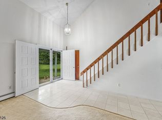 2 Rimmele Rd, Glen Gardner, NJ 08826