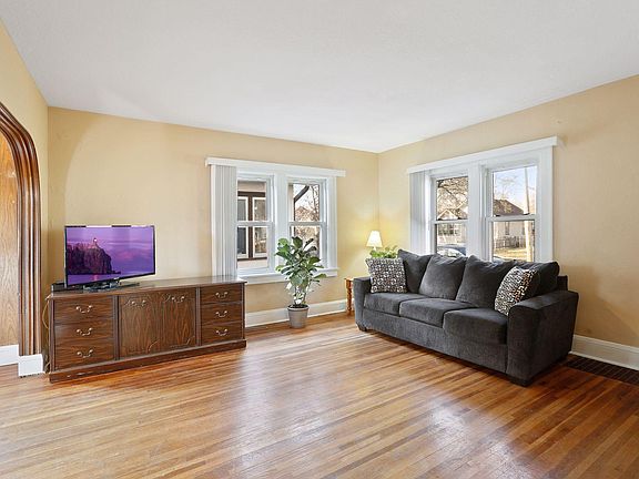 4th image of 3613 41st Ave S