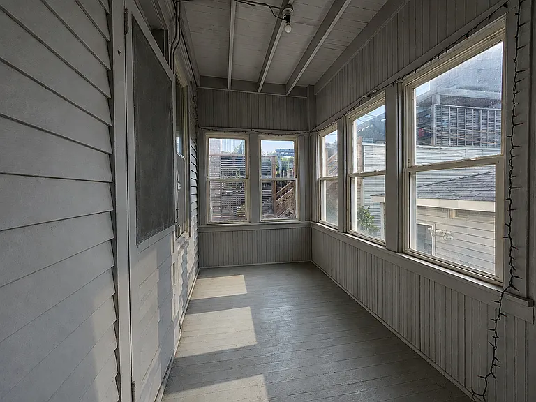 3722 N Bosworth Ave #1R — Photo 12