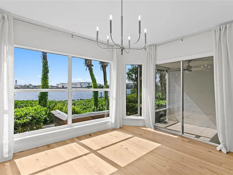 1119 Shipwatch Cir — Photo 13
