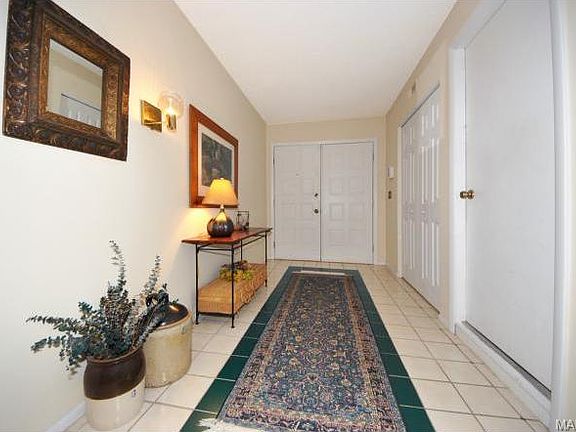 3rd image of 938 Somerfor Pl