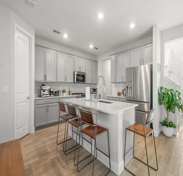 409 Clifton Bay Loop — Photo 5