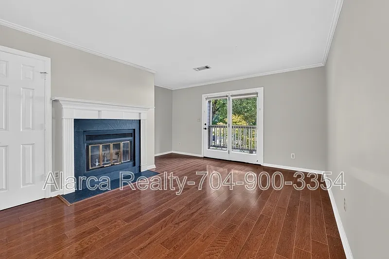 2 bed, 1220 sqft, $2,095 — Photo 3
