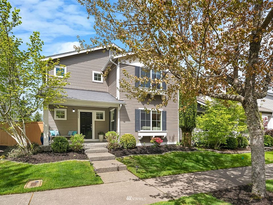 Stunning and private Snoqualmie Ridge home featuring 4 bedrooms, 2.5 baths, and 2,460 sq. ft. interior.