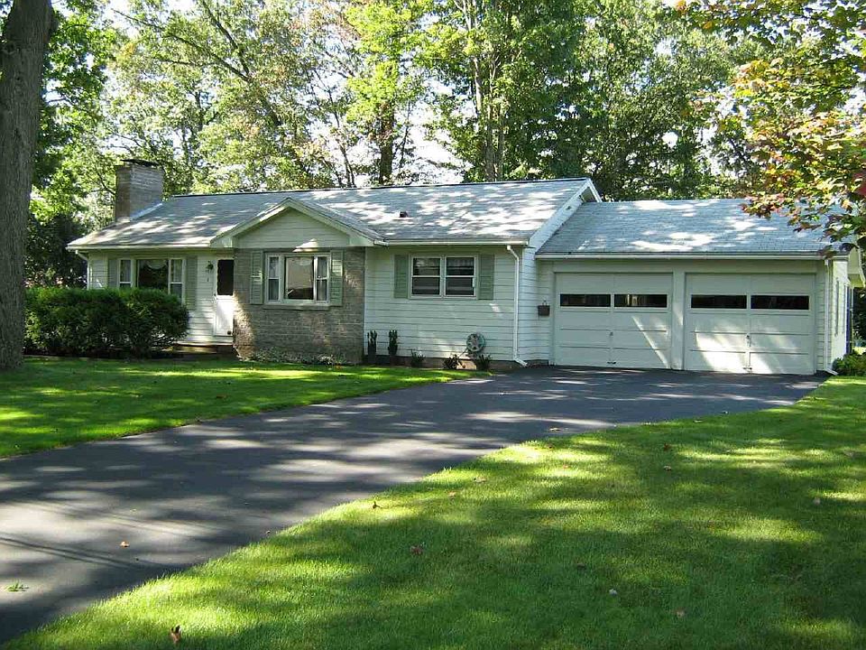 1st image of 8 Morgan Dr