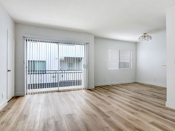 2nd image of 3663 Mentone Ave APT 5