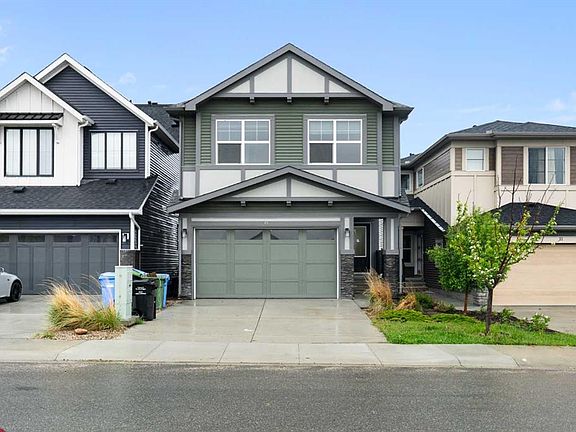 2nd image of 15 E Homestead Close NE