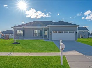 40 Greenspring Ct, West Seneca, NY 14224