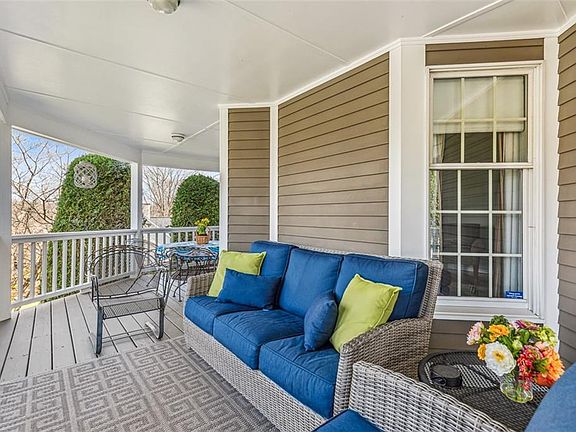 2nd image of 9 Heritage Dr