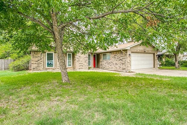 1st image of 817 Foxwood Pl