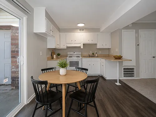 Peachtree Townhomes Photo 1