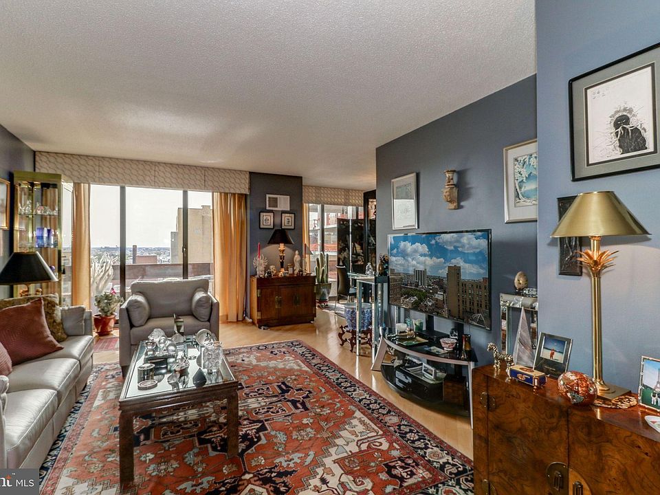 1st image of 1326-42 Spruce St #1306