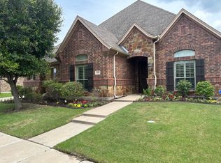 125 McKinley Dr, Burleson, TX 76028