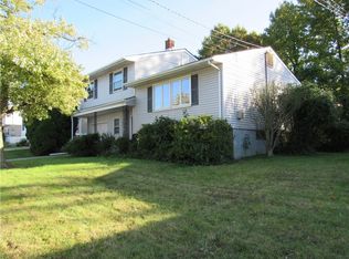 647 Franklin Dr, Perth Amboy, NJ 08861