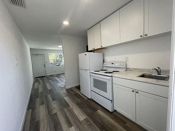 4th image of 2135 NW 7th St #3