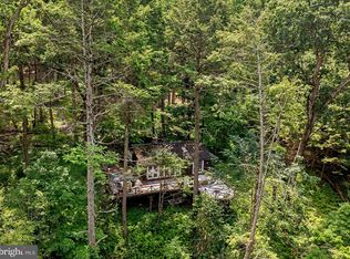 10 Ledge Ln, Pipersville, PA 18947