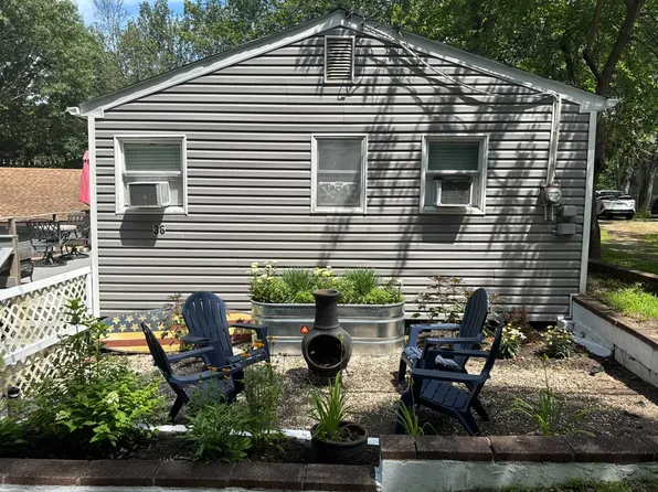 36 Cottage Rd, Baiting Hollow, NY 11933