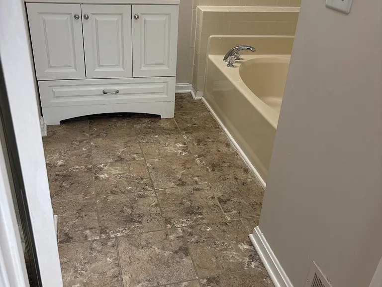 Master Bath Sink/mirror